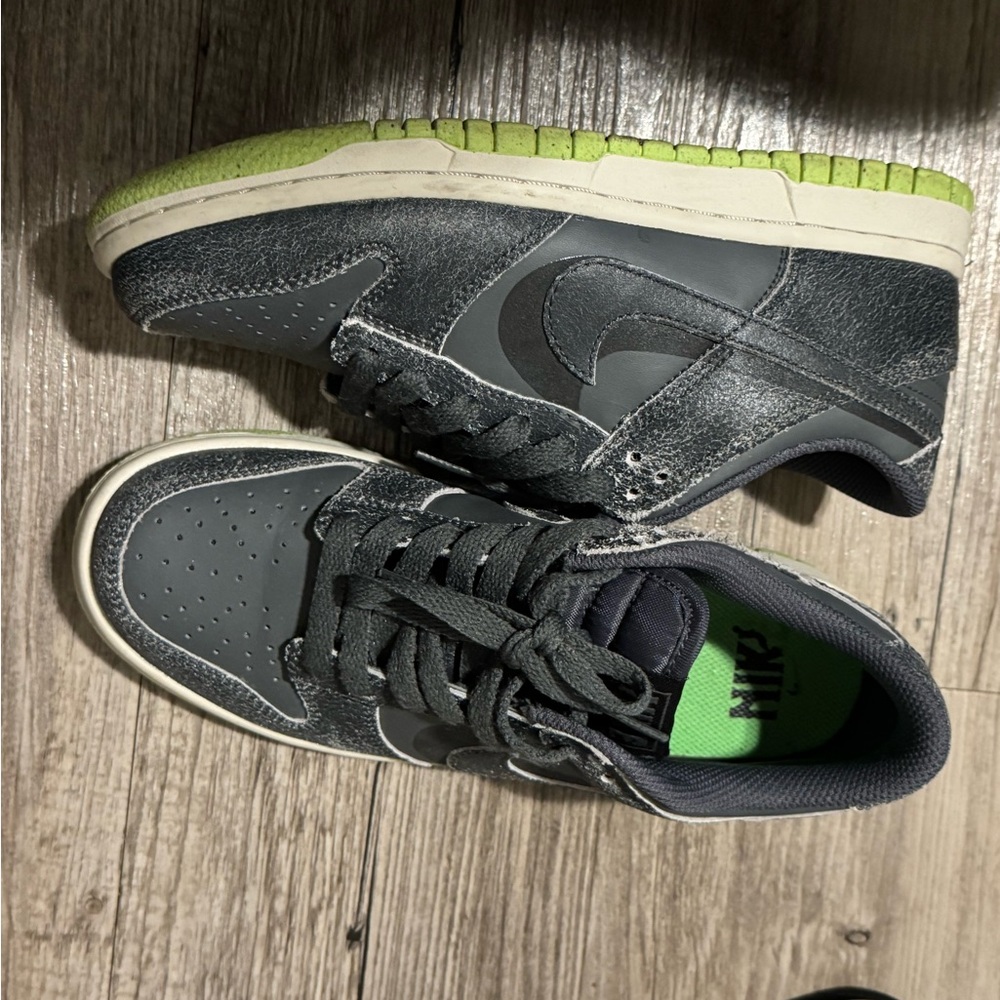Nike low top shoes